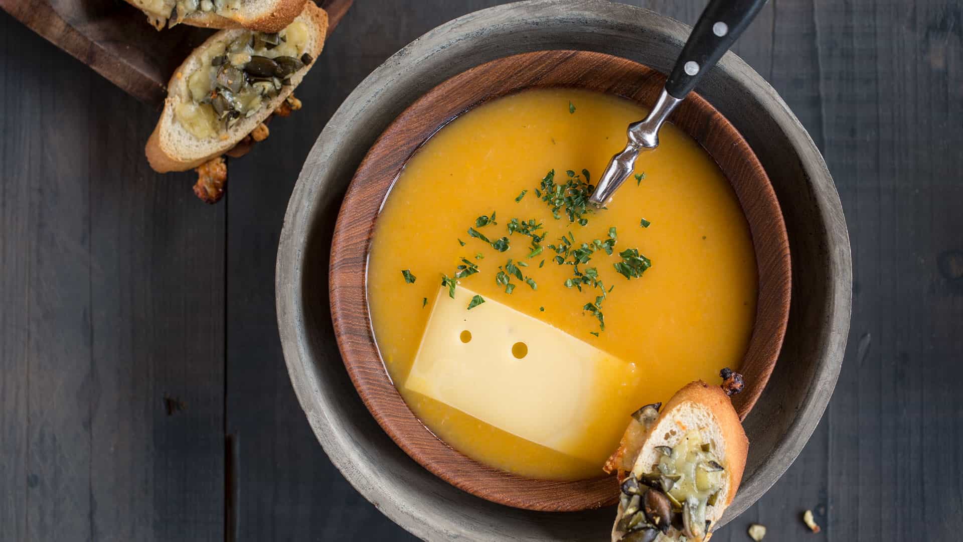 Thurgauer Kürbissuppe mit Tilsiter Crostini